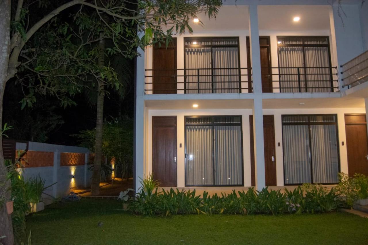 אנוראדפורה Golden Ray Villa מראה חיצוני תמונה