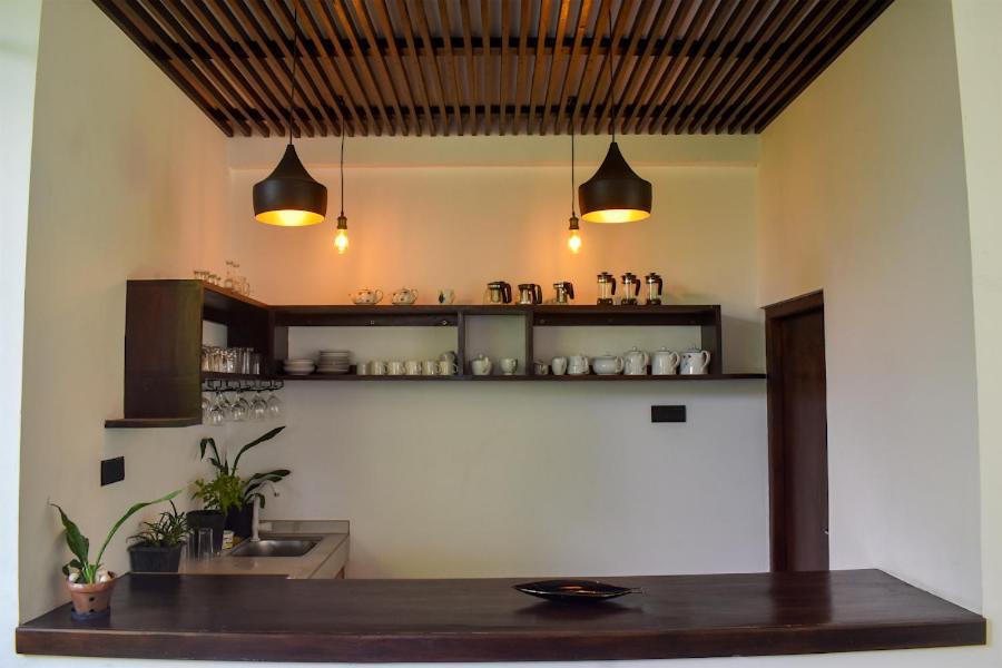 אנוראדפורה Golden Ray Villa מראה חיצוני תמונה