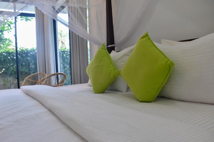 אנוראדפורה Golden Ray Villa מראה חיצוני תמונה