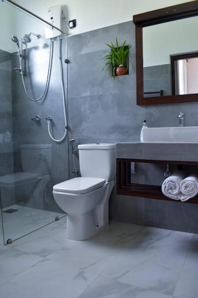 אנוראדפורה Golden Ray Villa מראה חיצוני תמונה